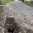 Naprawa starego wpustu ulicznego w Świeciu Kołobrzeskim